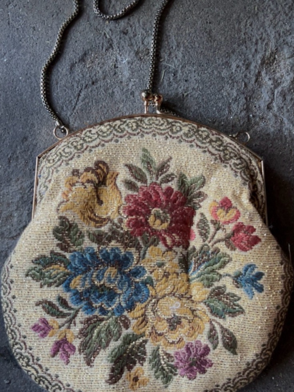 Vintage La Regale gold woven tapestry clasp purse